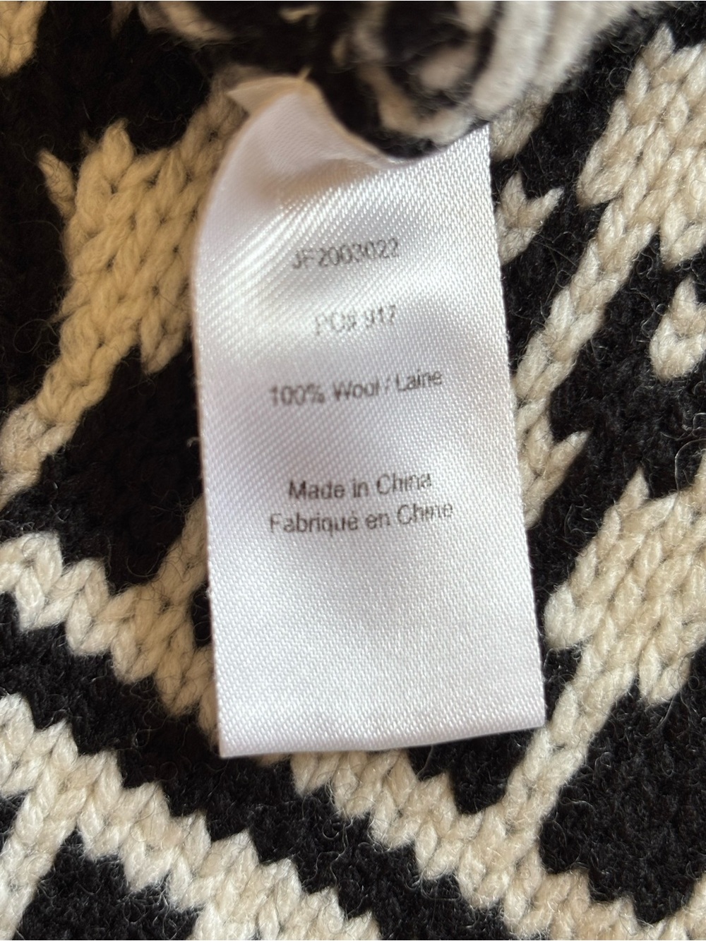 JASON WU • $475 • 22.5” PTP • Intarsia Crewneck Sweater black white • Fall 2024 - Picture 7 of 10